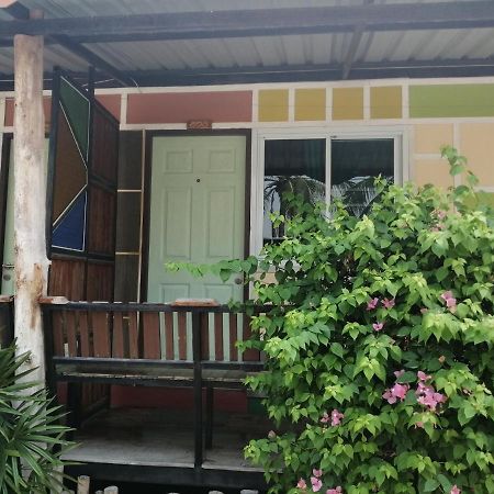 Nang Phraya Resort Phayuha Khirim Esterno foto