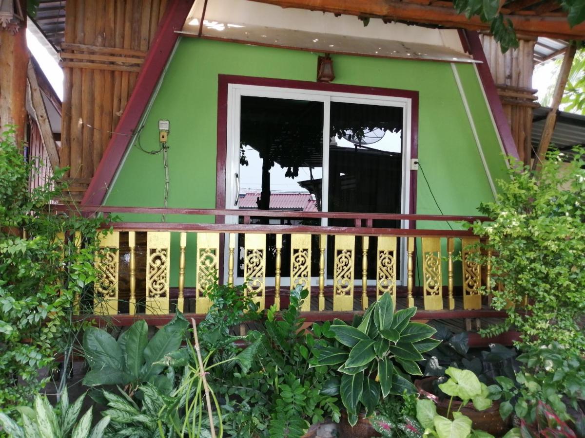 Nang Phraya Resort Phayuha Khirim Esterno foto